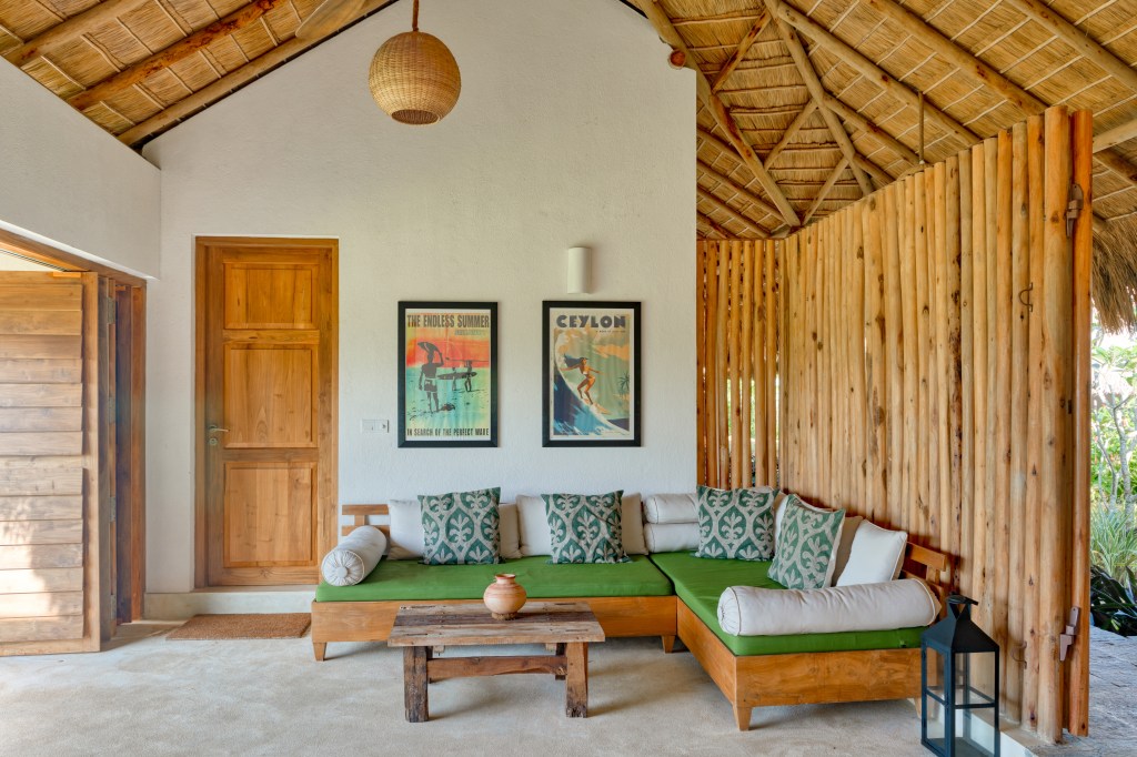 Surf yoga mediatation blue mind retreat travel sri lanka srilanka portugal