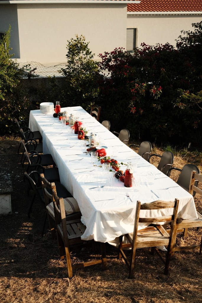 Table setting in Portugese garden